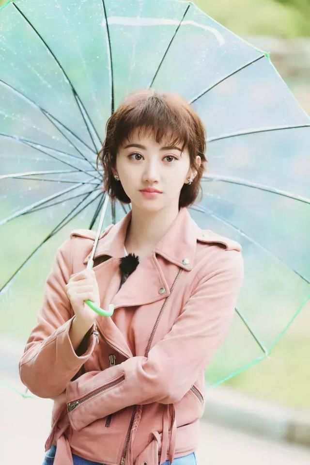 18年春天服装流行色