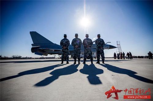 巴西毒贩驯养鹦鹉放哨 警察一靠近就大喊:妈妈