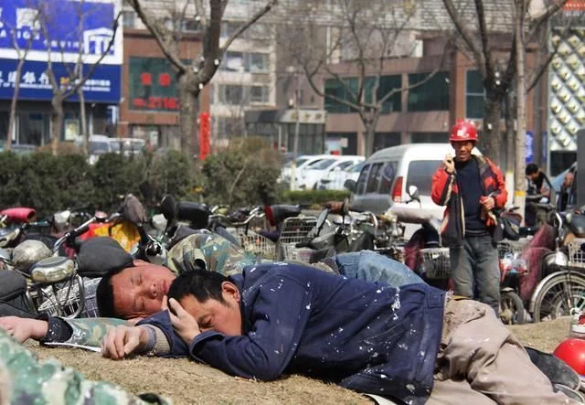 澳门太阳城网站:29岁小伙当街猝死 澳门太阳城网站:29岁小伙当街猝死
