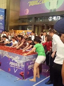 这样的同学聚会,没孩子还真不敢去啊!