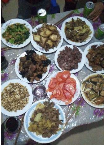 朋友圈秀年夜饭，哪幅图片最有年味？网友：哪一家也不如自家的好