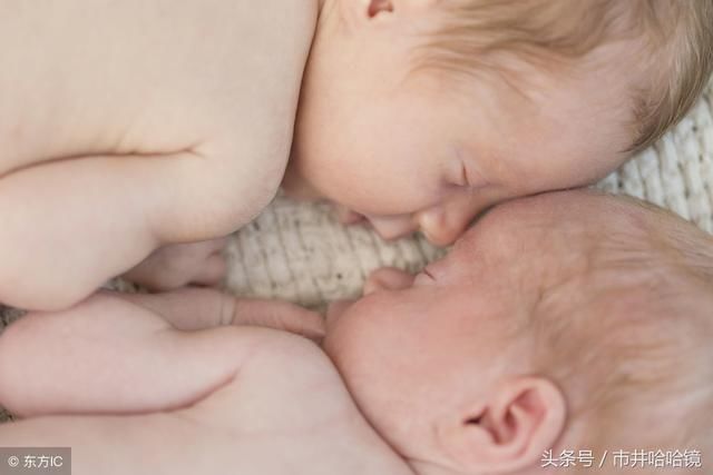 儿媳生双胞胎,婆婆拒绝伺候月子,闺蜜甩出一万压岁钱后老人笑了