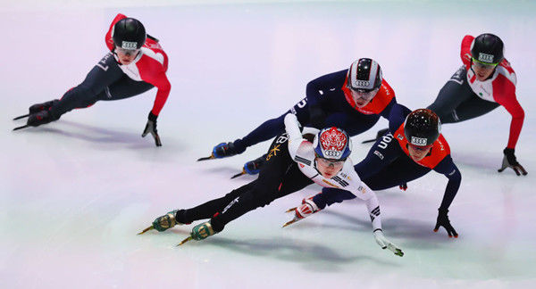 后时刻强势超越!中国接力女队问鼎短道速滑世