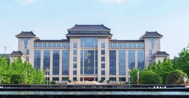 “跪母”男孩考入北邮大学,撮合离婚父母出游,离婚原因惹争议! 兴发娱乐网网页版