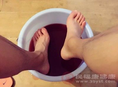 怎样泡脚才能调理虚寒体质 很多人都泡错了