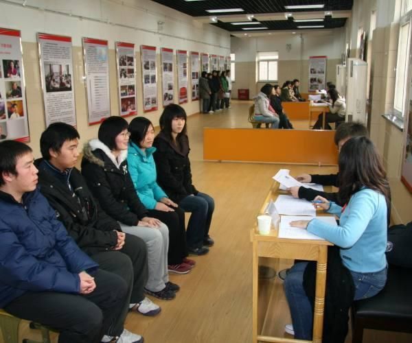 :我来例假,你能帮我打杯热水吗?男子一句话被