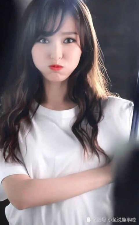 知情人否认唐嫣怀孕:穿细高跟鞋,手捧香槟喝酒