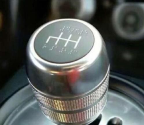 设计师,来来来,你出来,看我不打死你!