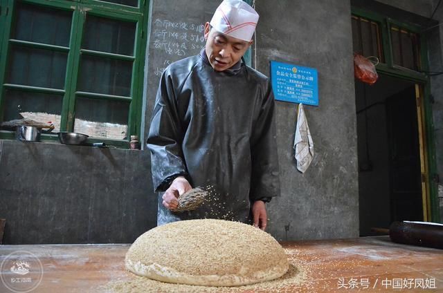 厉害了，河南大叔用祖传手艺做糕点, 过个春节能卖上万斤