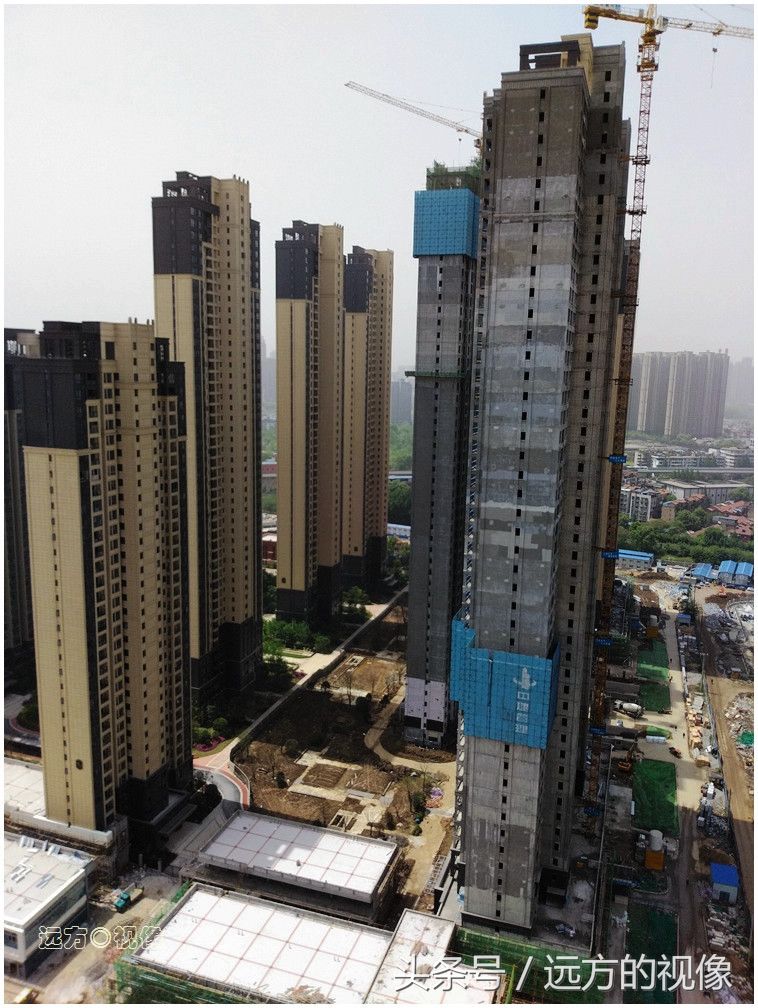 武汉硚口汉西路，地产大佬竞云集，百米住宅拔地起