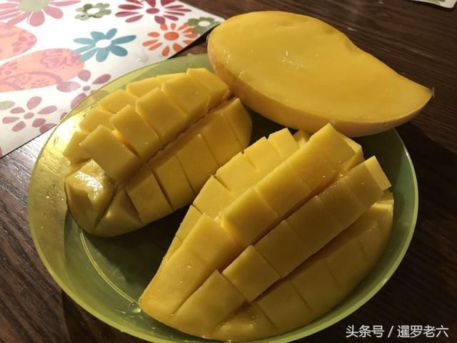 泰国芒果咋这么便宜？两斤芒果也就10元，不是一般的好吃！