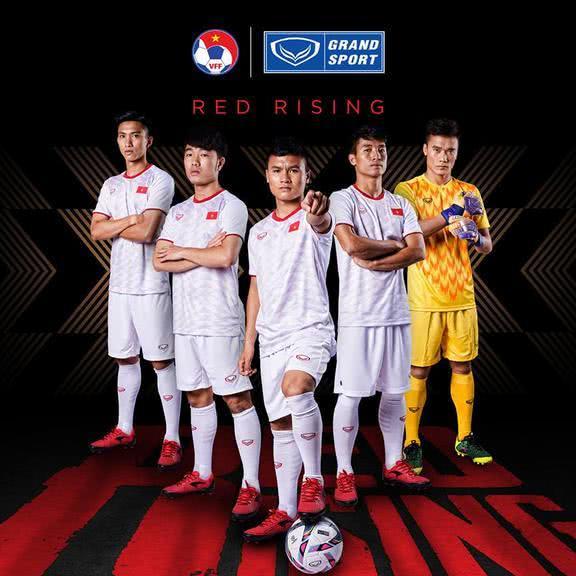 越南国家队2019亚洲杯主客场球衣发布