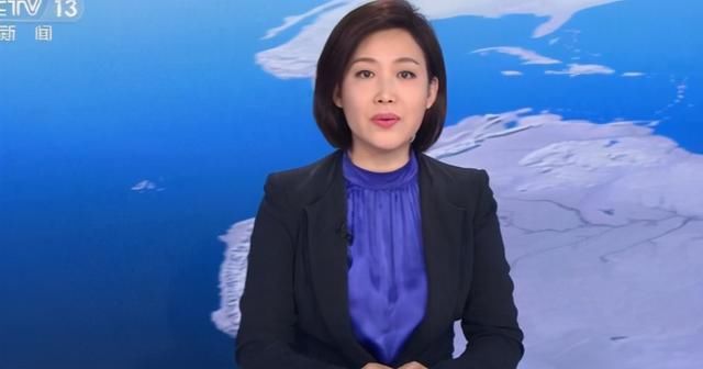 《新闻联播》第4次换新人!郑丽惊艳出场首秀第一,优雅不输董卿
