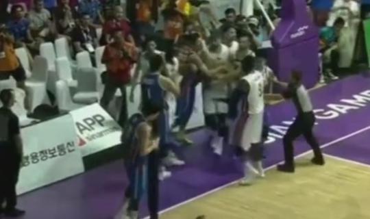 亚运会男篮赛场爆发激烈冲突!中国队员被对手
