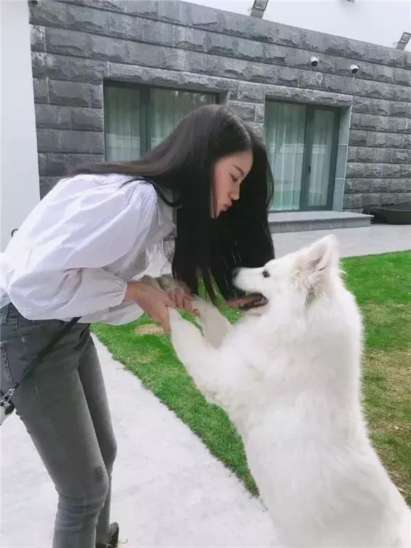 祎接班人来了,17岁就一吻成名,还和迪丽热巴有