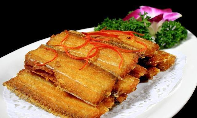 美食大厨教你:干煎带鱼家常做法,外酥里嫩,不