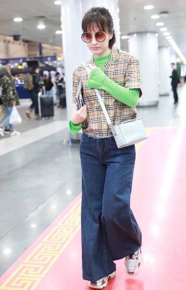 吴昕绿衣造型出镜,土到掉渣,网友:胆子大什么都