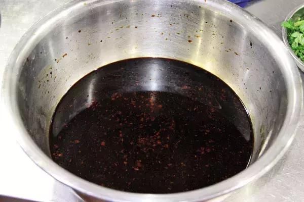 无水煨牛腩?秘制香料打出我们酒店招牌菜!