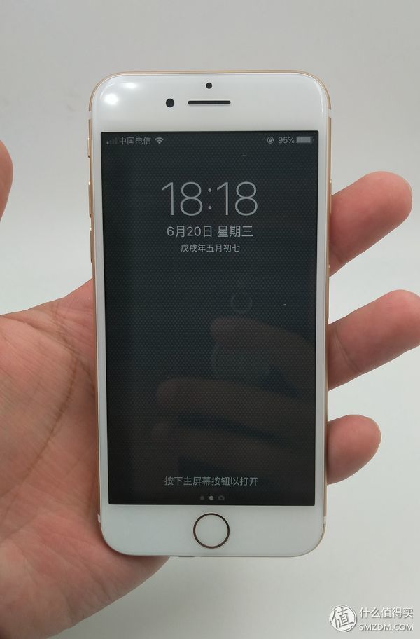 苹果手机换电池去哪里换靠谱 t01c5467e485f3cd998.jpg