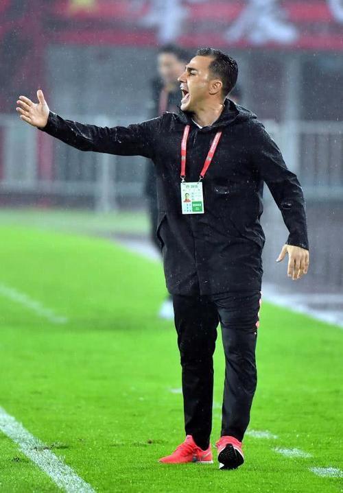 冯潇霆恒大足球