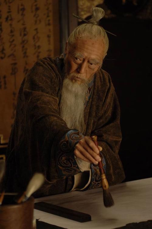 虽然是有钱人的爱情故事,但倪大红教训靳东是