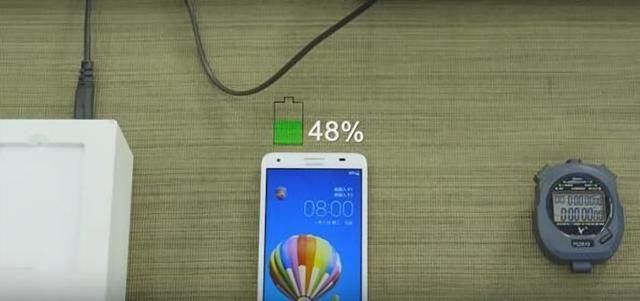 华为逆天快充,充电5分钟吃鸡两小时!