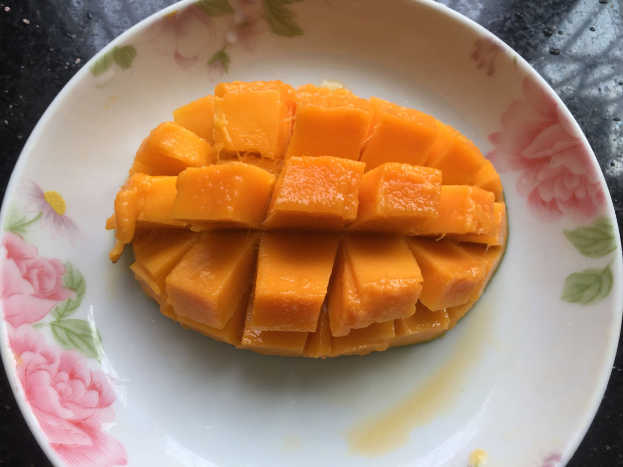 海南芒果滞销,湛江鸡蛋芒却卖到10元以上,到底