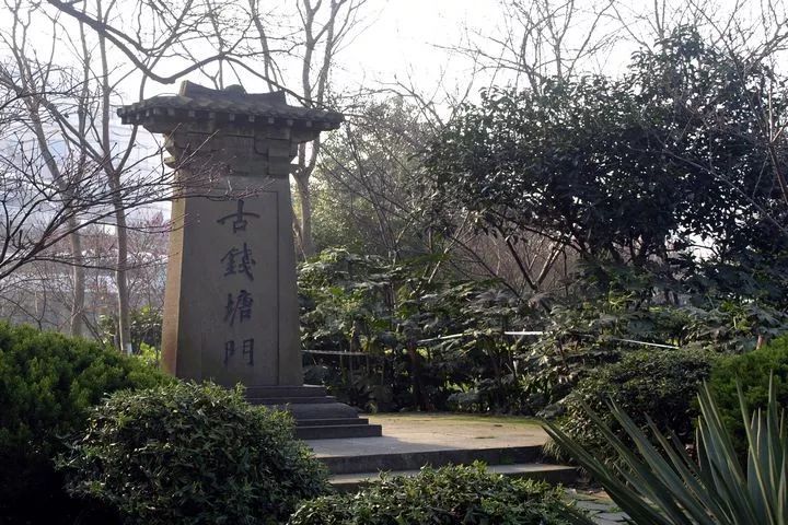 杭州多了一条最美“西湖夜游线”！苏堤、断桥……绝美景点都被承