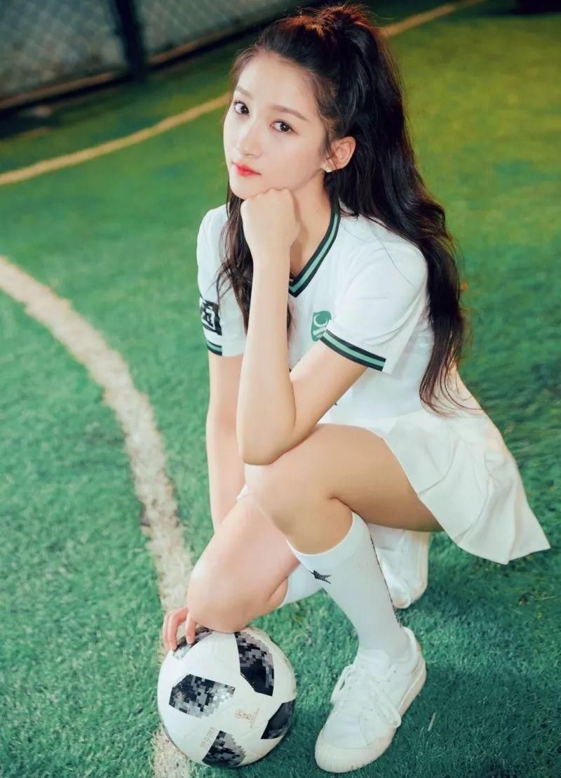 热巴恋情内幕?关晓彤金鹰女神?他是下一个鹿