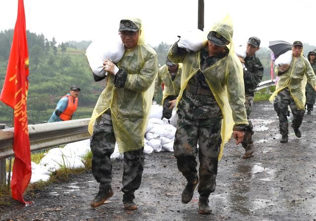 抗洪抢险跨区支援，湖南300多人“战斗”在邵阳；天公作美正下雨