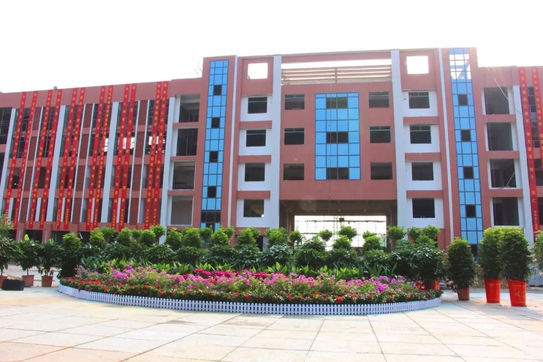 春 勇往直前:玉潭学校2018秋季高一新生入学军