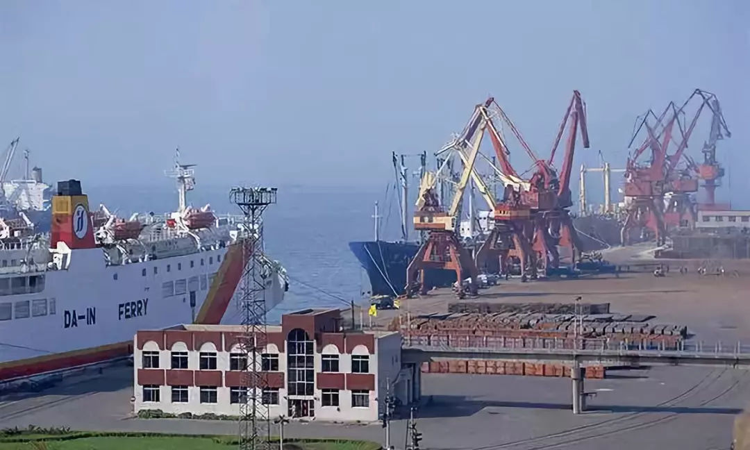 2018前四月,中国十大港口的货物吞吐量,上海港