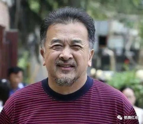 连续24次登上春晚，拒绝和小沈阳同台演出的黄宏，现在怎样了？