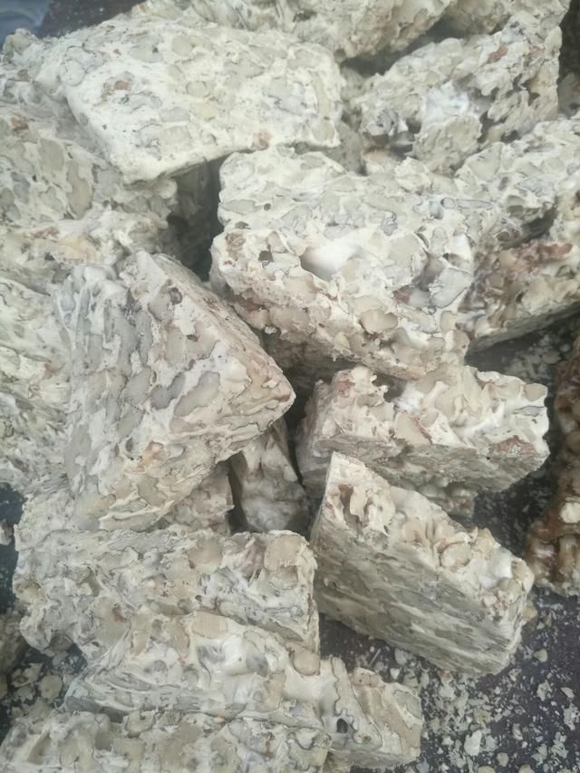 新疆切糕为什么那么贵,其实你们都被骗了,真正的新疆美食是这样!