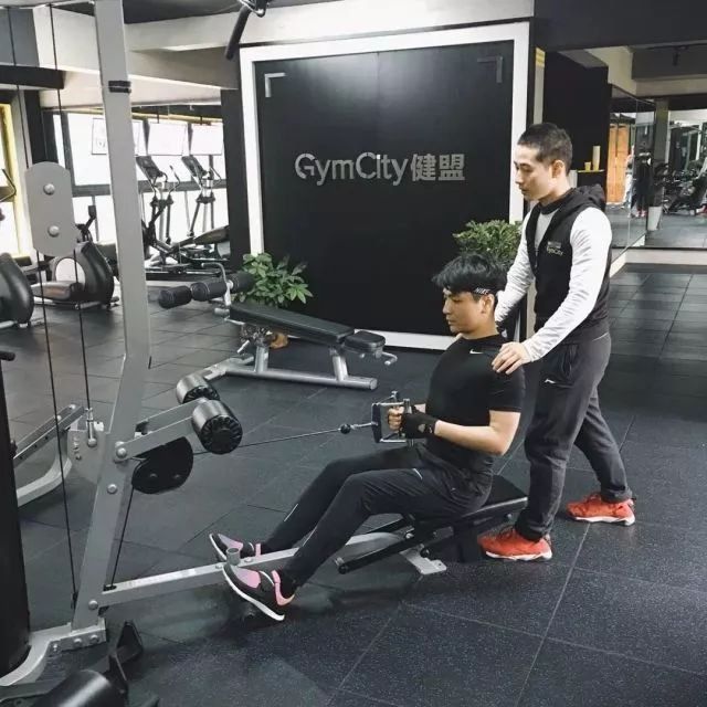 1个月,10堂私教课,瘦了10斤 | 许先生找回了腹肌