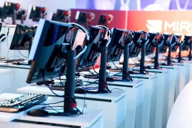 暗影精灵要上144Hz 游戏本走向专业电竞信号