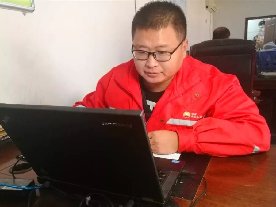 感人!一位青年片长的年终总结,写出了奋斗者