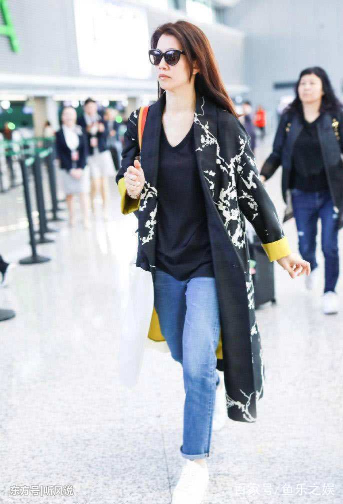 短发和长发的区别太大了,袁咏仪长发一下年轻