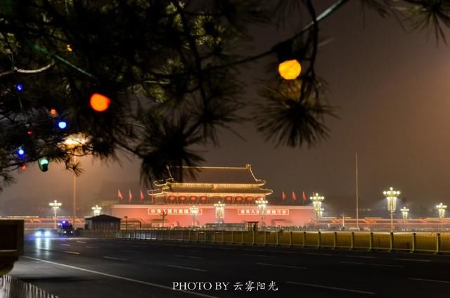 大年除夕阖家团圆看春晚时，外面城市的样子你可见过