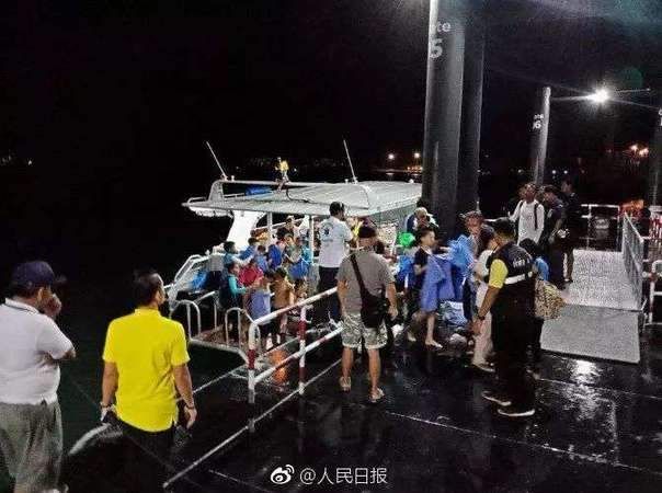 又发现12具遗体!普吉翻船事故亲历者:最可怕的两个半小时…