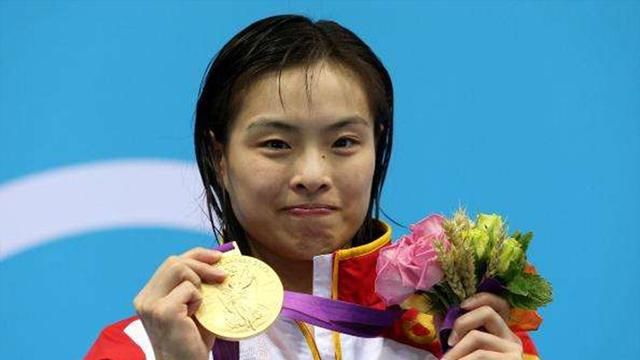 跳水奥运冠军吴敏霞,退役后能拿多少退休金?