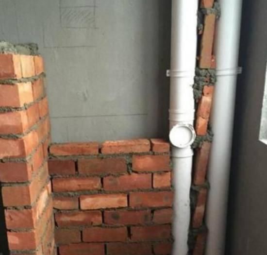 越来越多人装修这样包下水管了，太聪明啦，隔音好还省钱!_【快资讯】