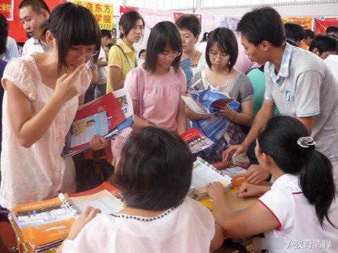 这所金融黄埔军校,虽二本院校,文理投档线均