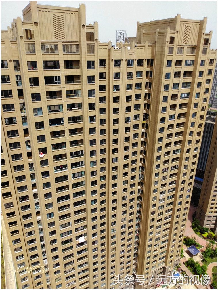 武汉硚口汉西路，地产大佬竞云集，百米住宅拔地起