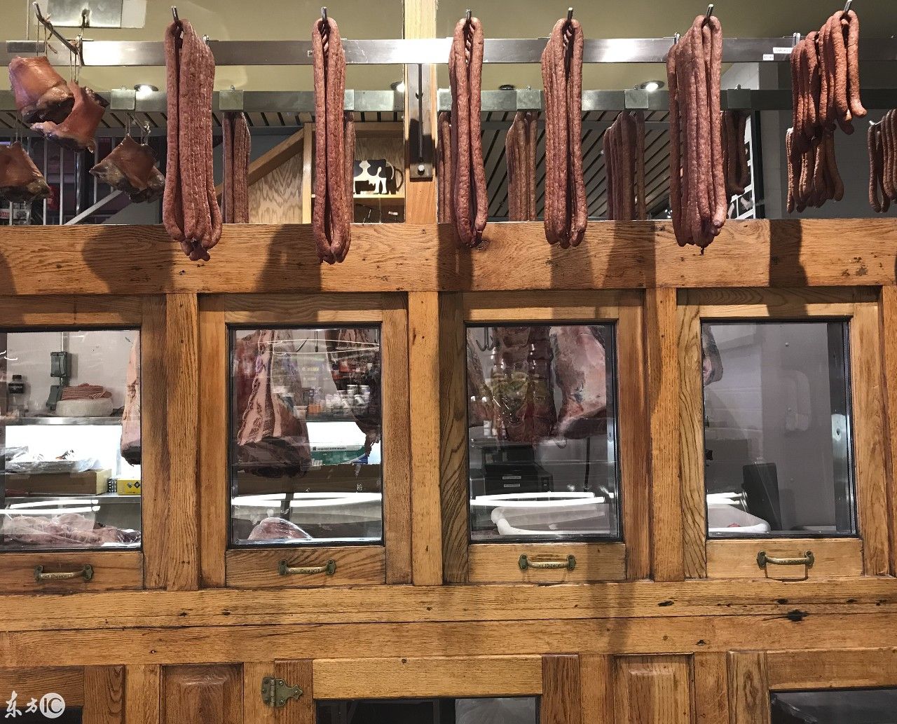 在芝加哥参观意大利美国体育名人馆 喝冰镇柠