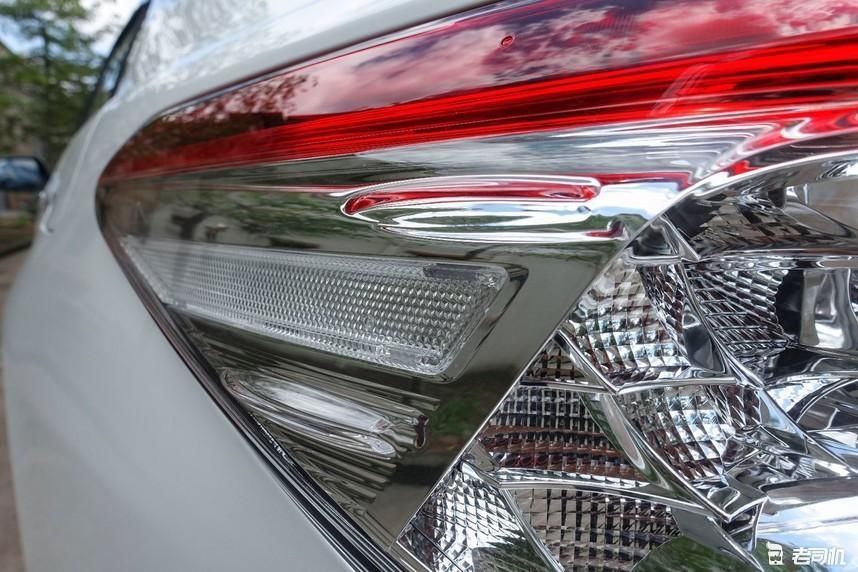 日系中级车三杰之首 迈腾不如它漂亮 雅阁、天