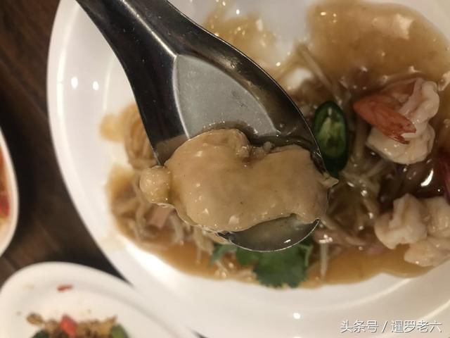 从没见过如此“抠门”的盖饭!饭量仅比拇指大,至少五份才能饱!