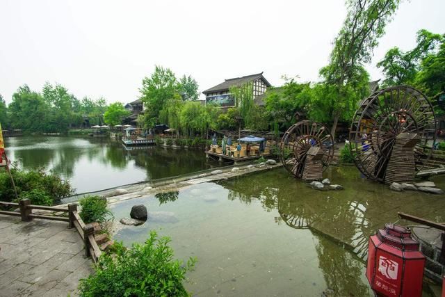 这个地方最适合一个人旅行，可谓是“单身狗”的福利了