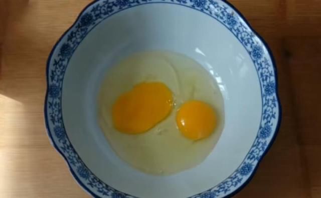 一碗面,两个鸡蛋,不用烤箱,不用水,简单快速做出美味糕点