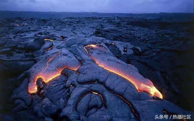 美国火山喷发下起宝石雨 当地居民收获颇丰